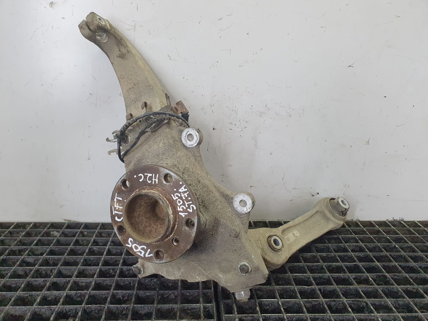 Fuzeta stanga fata BMW Seria 5 F07/F10/F11 (2009 - 2013)