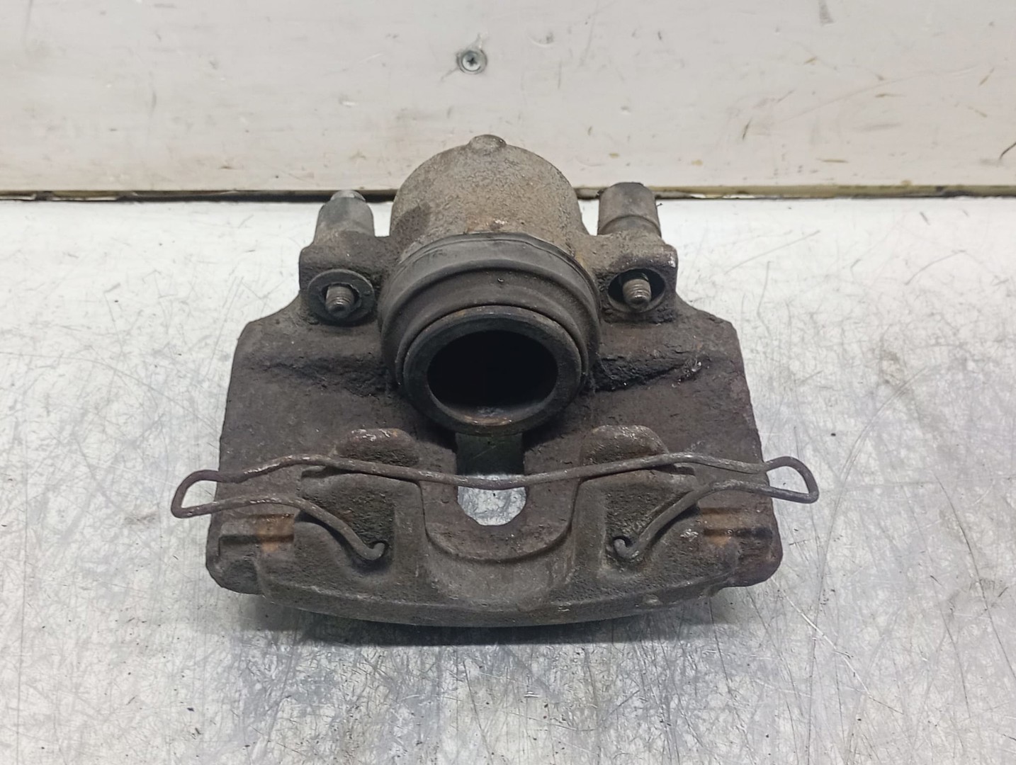 Etrier dreapta fata 582VL Volkswagen Golf Plus 1 (2004 - 2009)