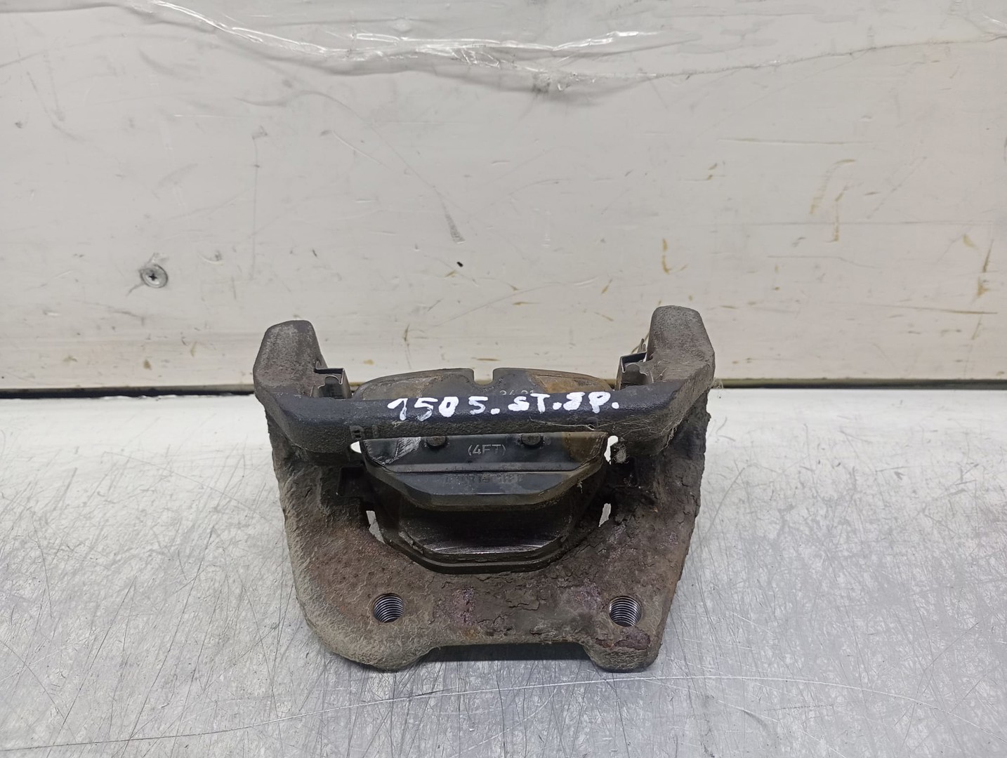 Suport etrier stanga spate BMW Seria 5 F07/F10/F11 (2009 - 2013)