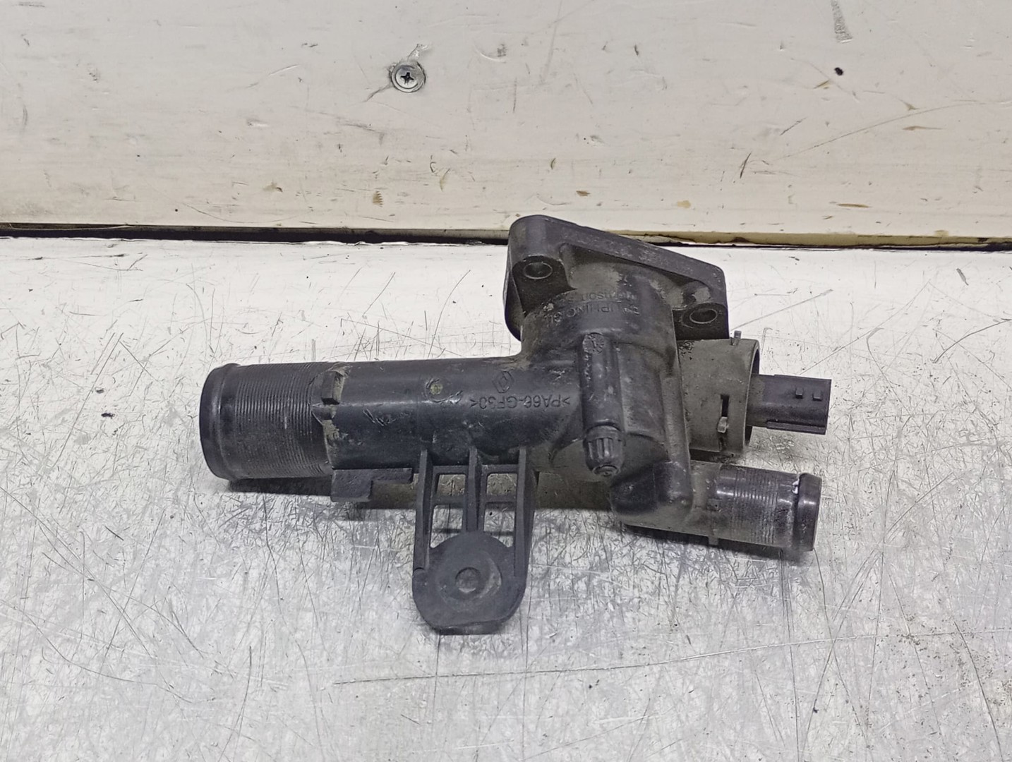 Carcasa termostat 8200954328C Renault Megane 3 (2008 - 2014)