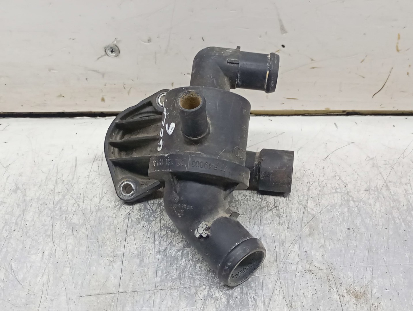 Carcasa termostat V7548004 Volkswagen Passat B7 (2010 - 2015)