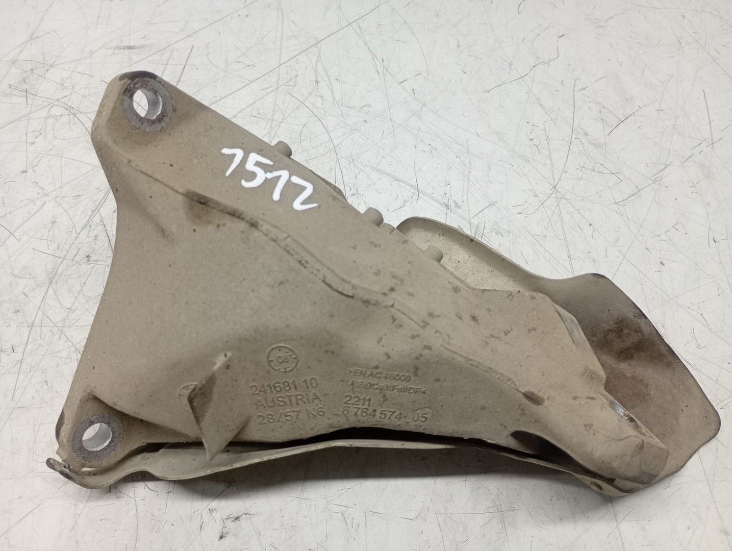 Suport motor 676457405 BMW Seria 1 E81/E82/E87/E88 (facelift) (2007 - 2012)