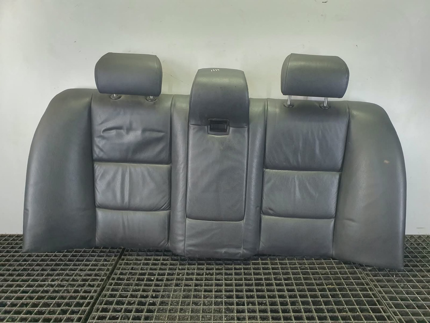Bancheta spate BMW Seria 5 E60/E61 (2003 - 2007)