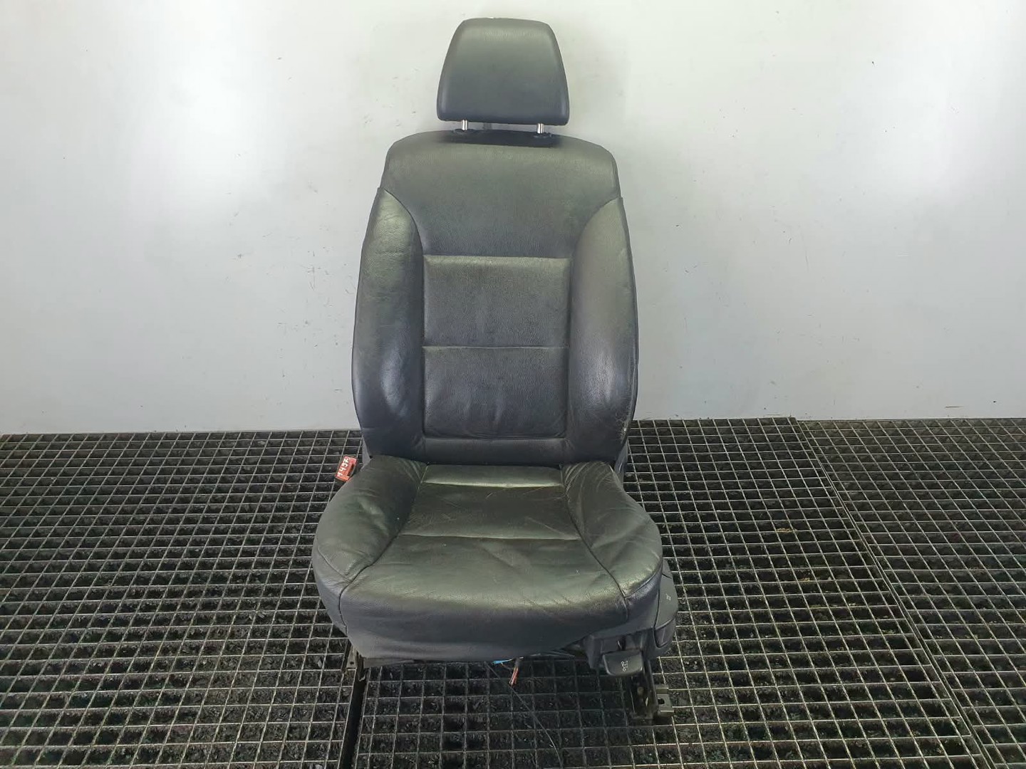 Scaun stanga fata BMW Seria 5 E60/E61 (2003 - 2007)