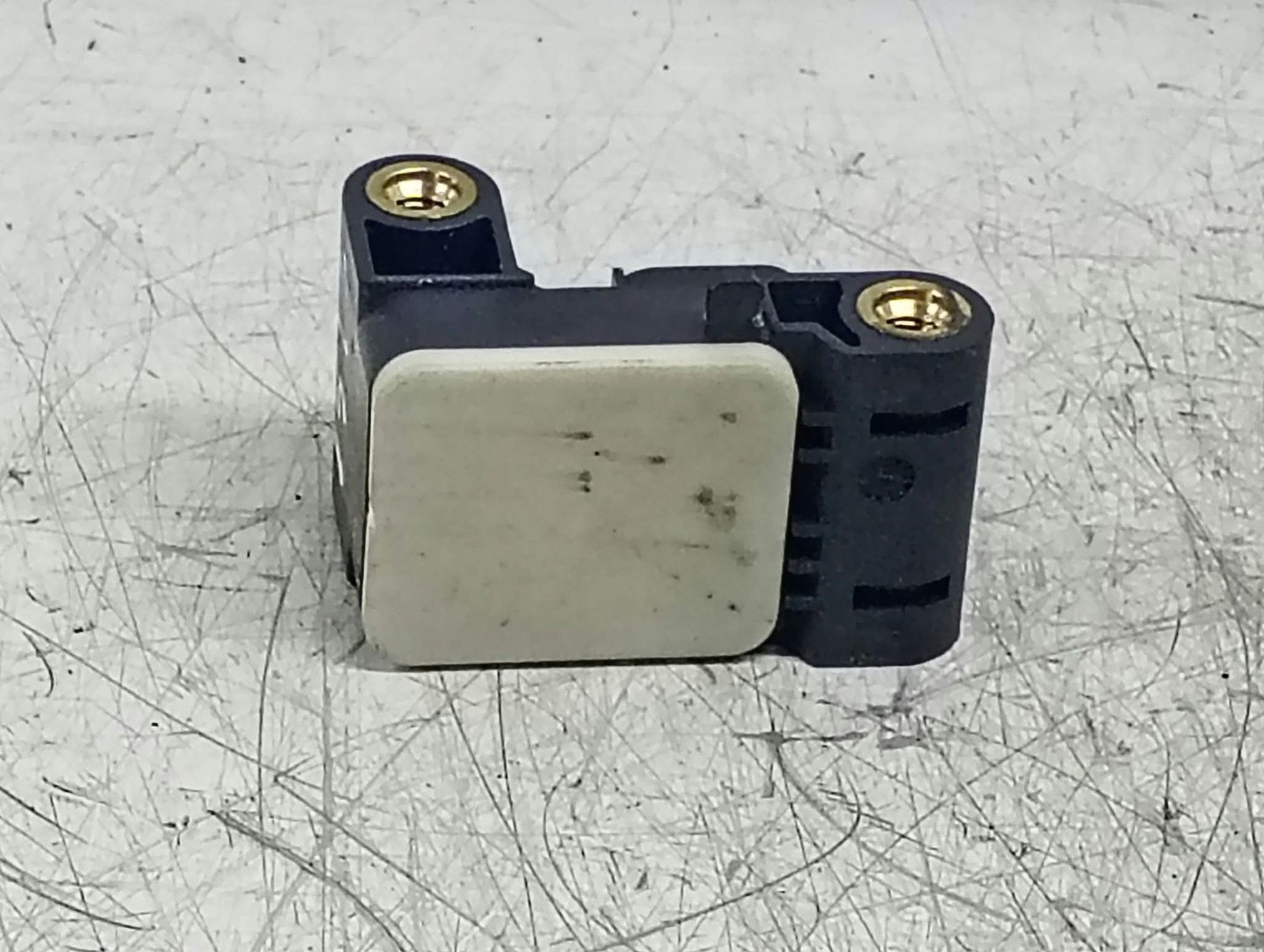 Senzor impact 6911003 BMW Seria 1 E81/E82/E87/E88 (facelift) (2007 - 2012)