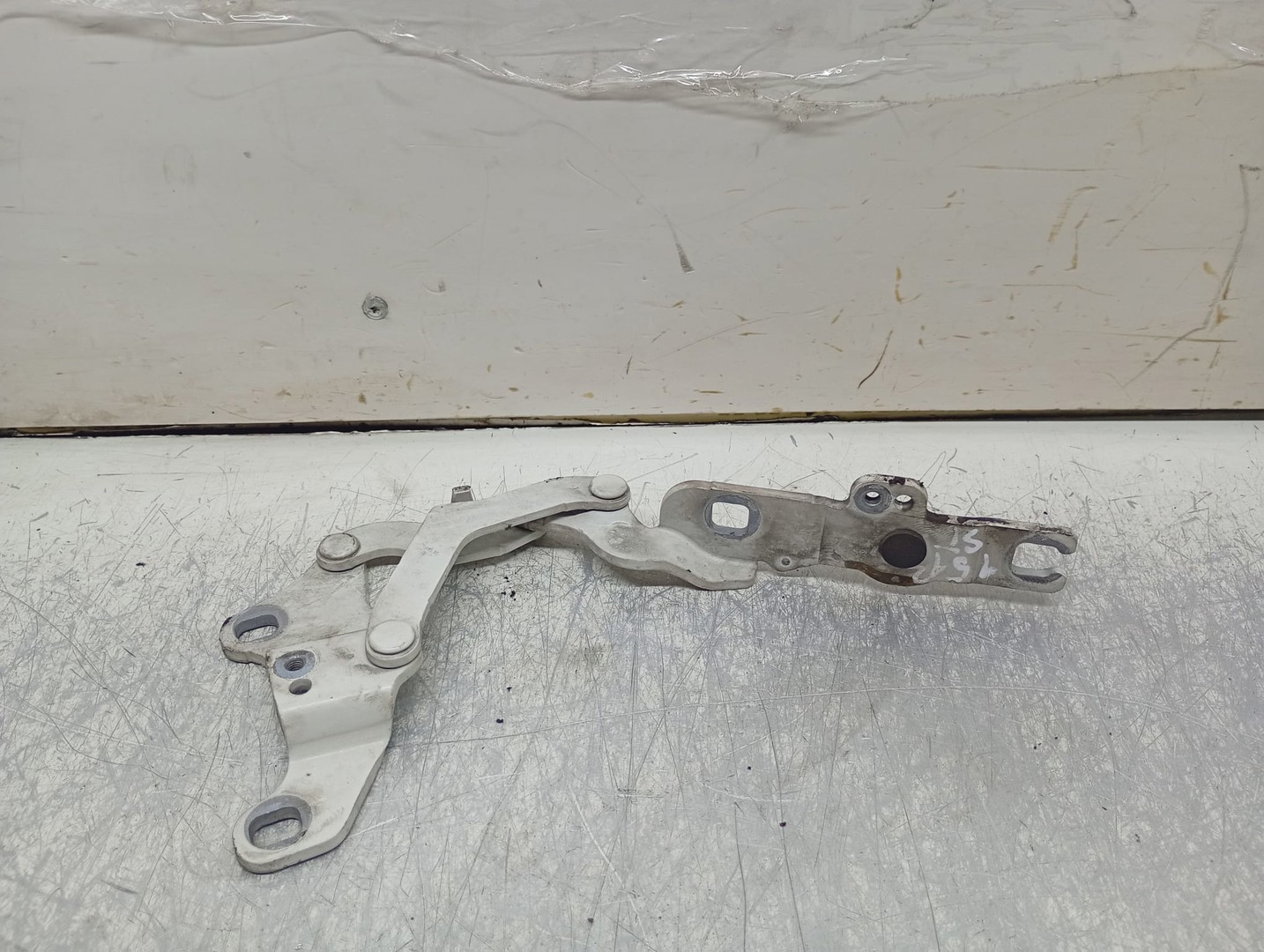 Balama capota BMW Seria 1 E81/E82/E87/E88 (facelift) (2007 - 2012)