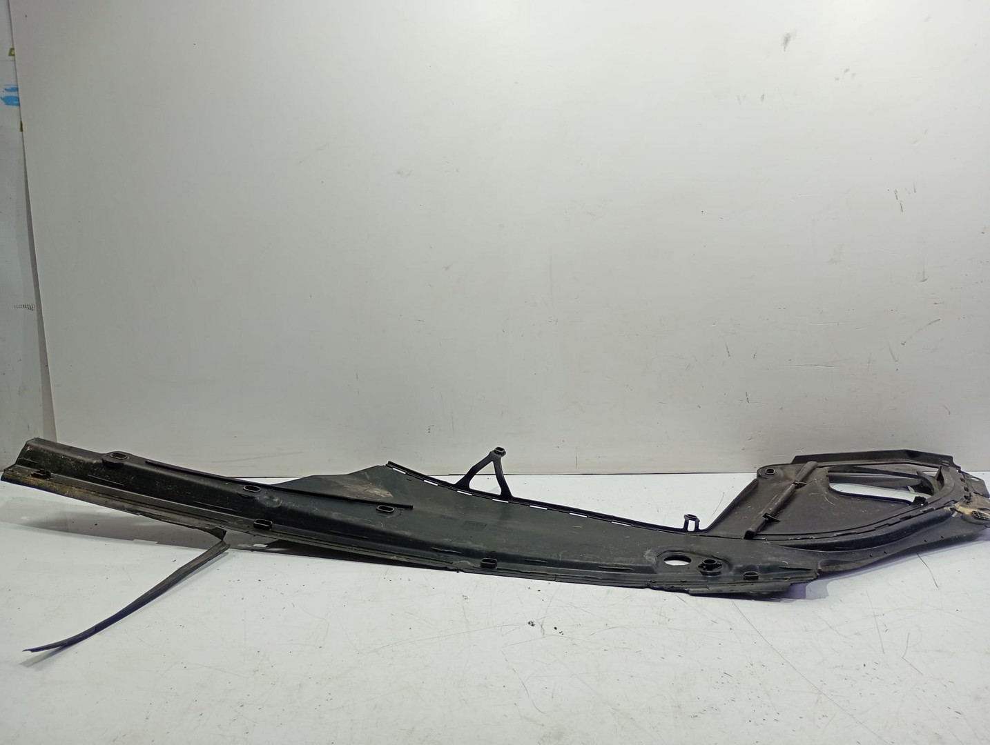 Ornament capota 51767019803 BMW Seria 5 F07/F10/F11 (2009 - 2013)