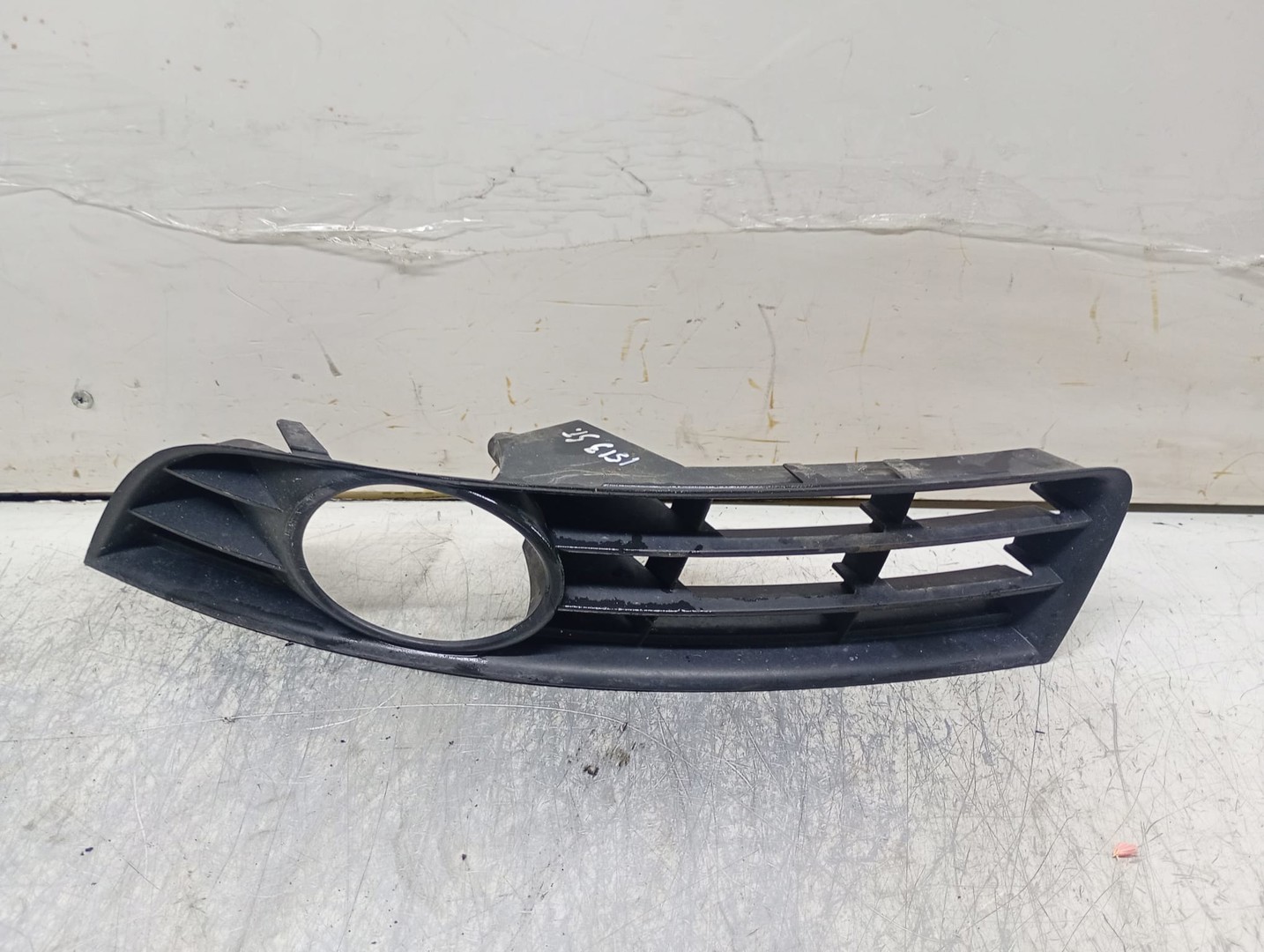 Ornament proiector ceata stanga 3C0853665A Volkswagen Passat B6 (2005 - 2010)
