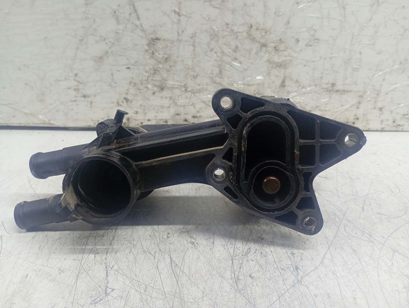 Carcasa termostat 03C121026AC Volkswagen Passat B6 (2005 - 2010)