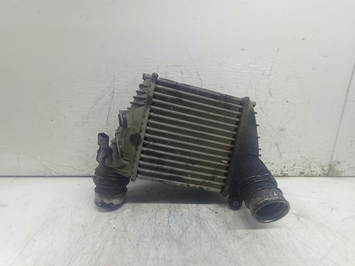 Radiator intercooler 1J0145803L Volkswagen Golf 4 (1997 - 2006)