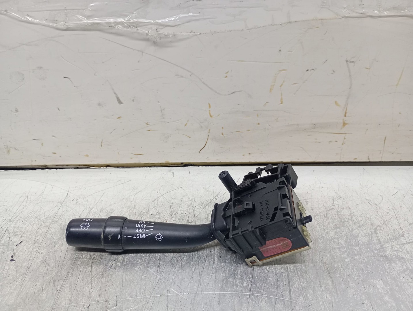 Maneta stergatoare 173654LH Toyota Avensis 2 T25 (2002 - 2006)