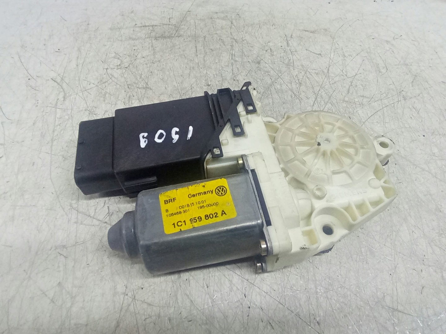 Motoras geam dreapta fata 1C1959802A Volkswagen Golf 4 (1997 - 2006)