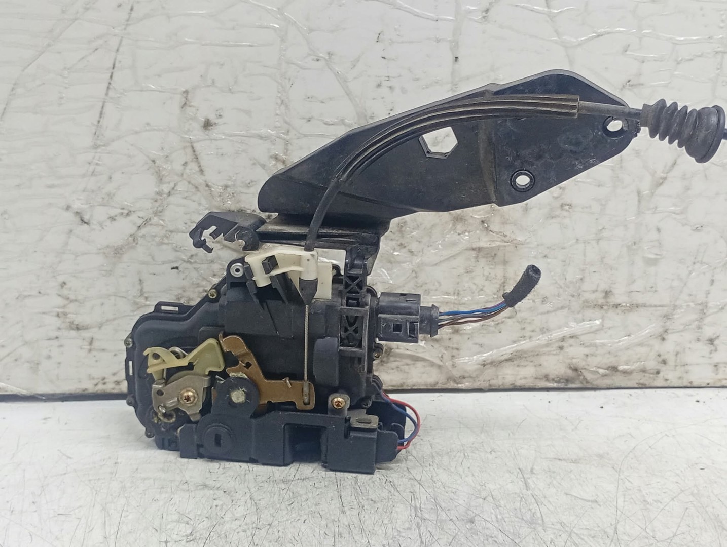 Broasca stanga spate Y3B4839015A Volkswagen Golf 4 (1997 - 2006)