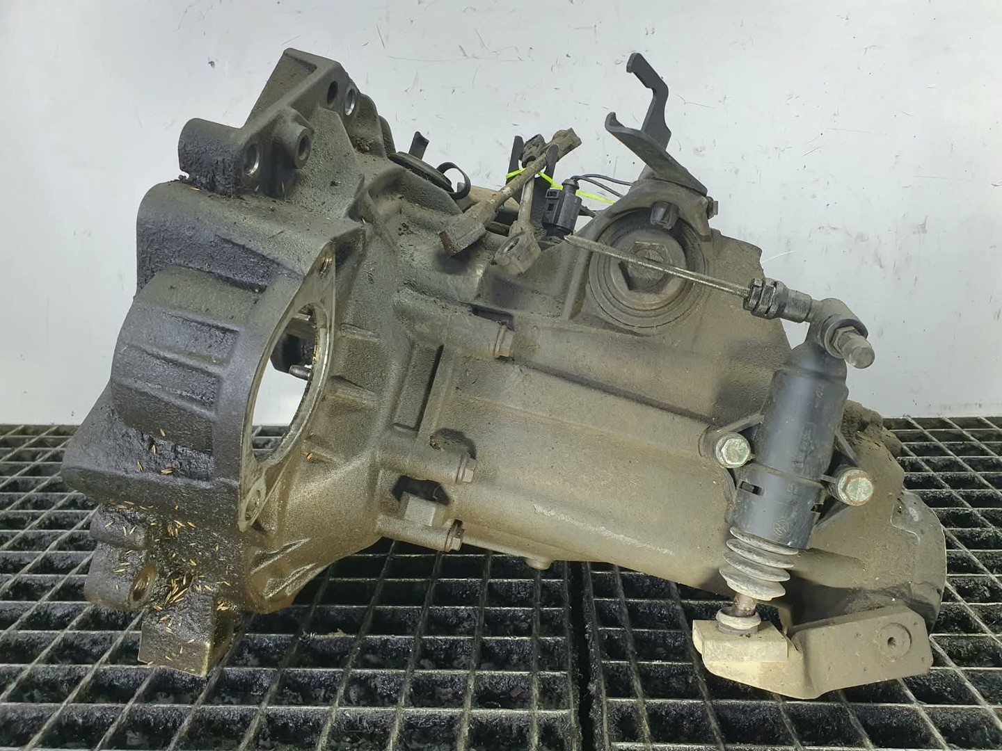 Cutie de viteze manuala 5 trepte DUW Volkswagen Golf 4 (1997 - 2006)