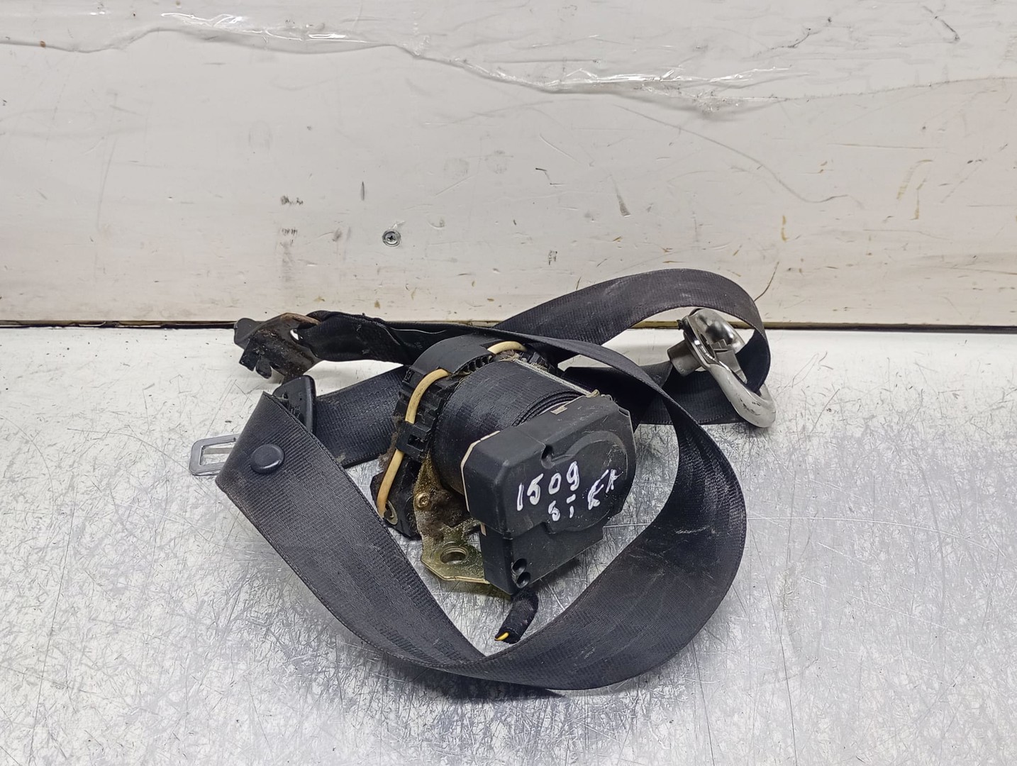 Centura siguranta stanga fata 1j4857705AA Volkswagen Golf 4 (1997 - 2006)