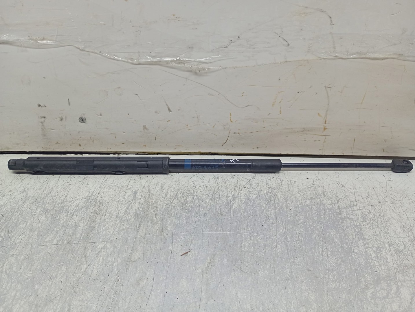 Amortizor capota A2139800164 Mercedes Benz E-Class W213 (2016 - 2020)