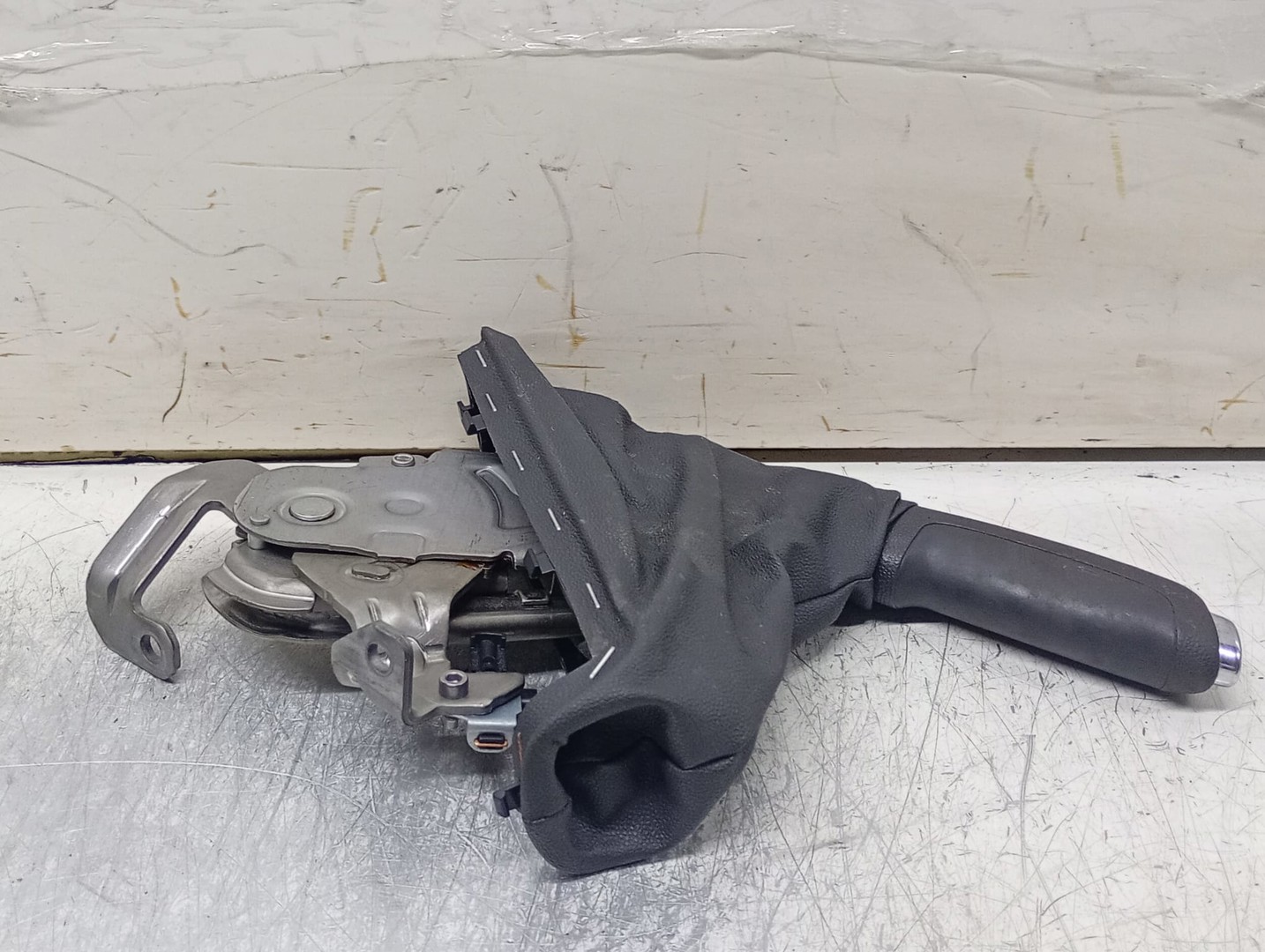 Maneta frana de mana 13255754001 Opel Corsa D (2006 - 2011)