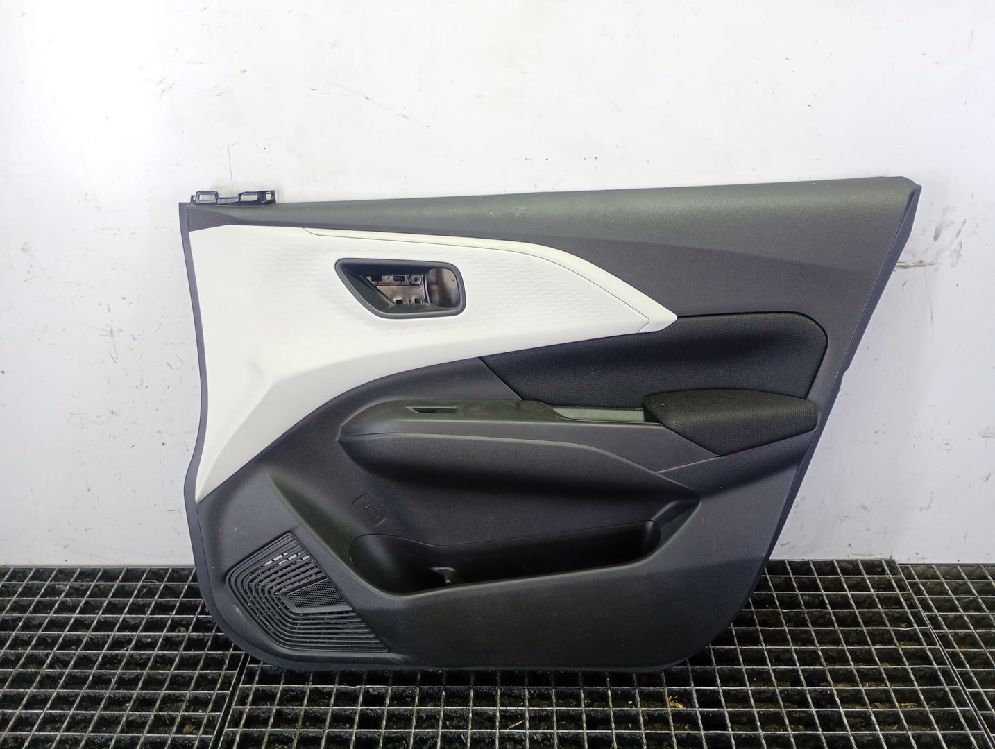 Fata usa dreapta fata 83714-52r0 Suzuki Swift 6 generation (2023 - prezent)