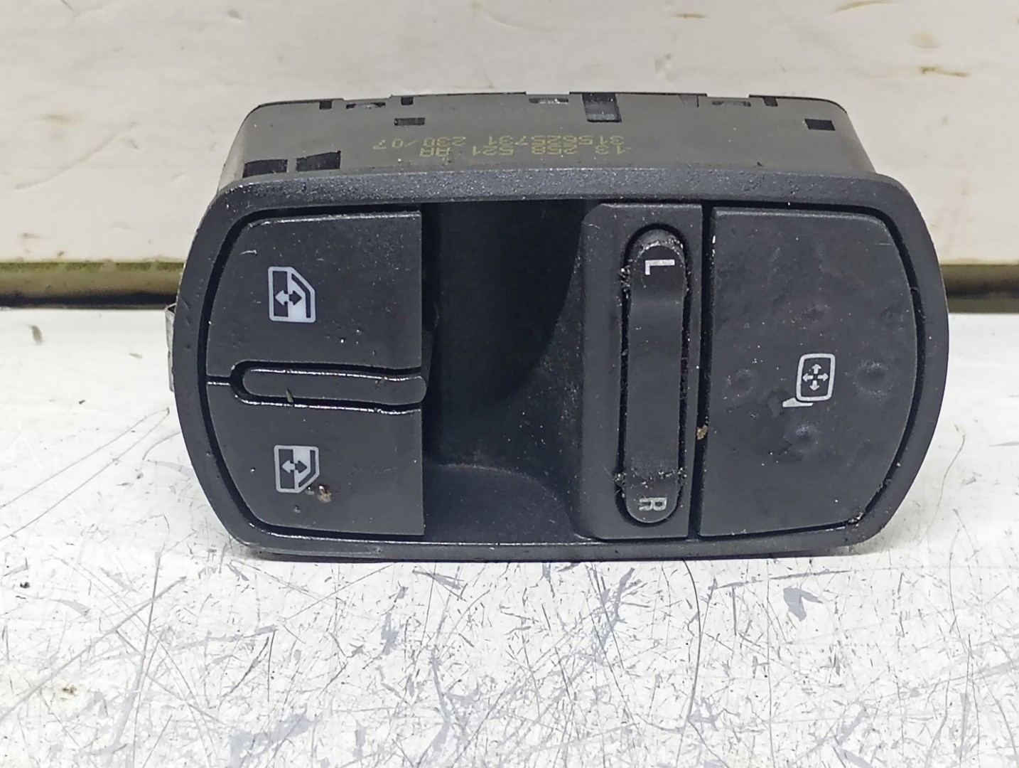 Panou comanda geamuri 13258521AA Opel Corsa D (2006 - 2011)