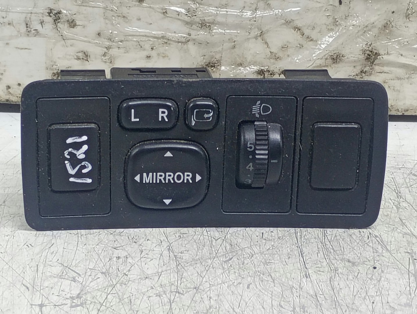 Buton reglaj oglinzi 183575 Toyota Avensis 2 T25 (2002 - 2006)