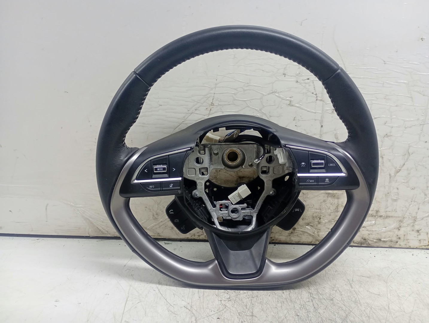 Volan in 3 spite cu comenzi 75L501 Suzuki Swift 6 generation (2023 - prezent)