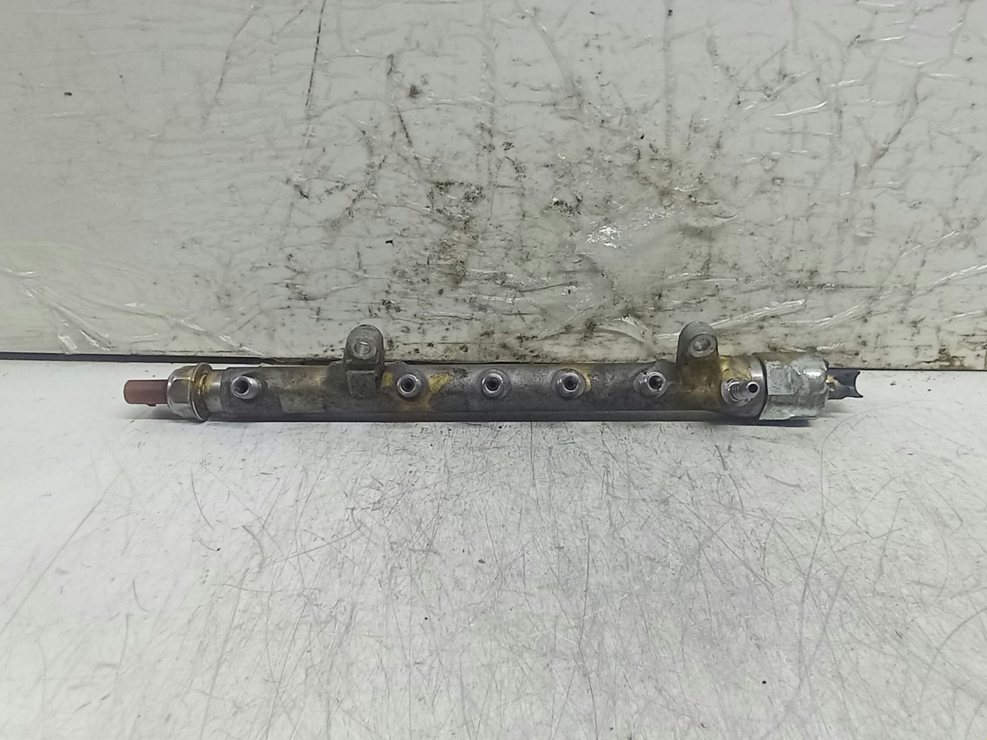 Rampa injectoare R03L125A Volkswagen Passat B6 (2005 - 2010)