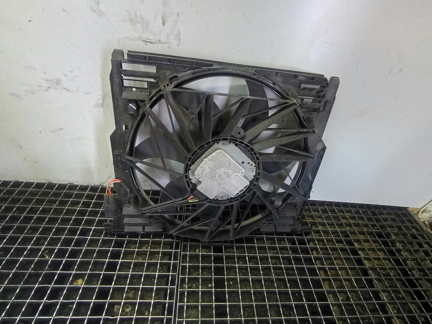 Electroventilator gmv 17428509740 BMW Seria 5 F07/F10/F11 (2009 - 2013)