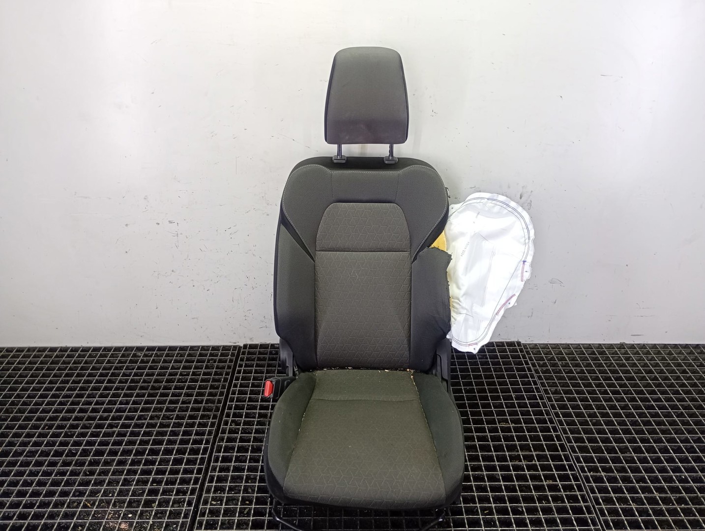 Scaun stanga fata Suzuki Swift 6 generation (2023 - prezent)
