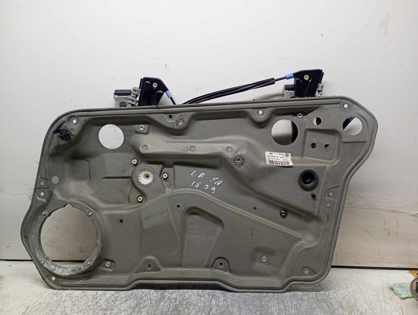 Macara geam dreapta fata 1j4837730Ae Volkswagen Golf 4 (1997 - 2006)