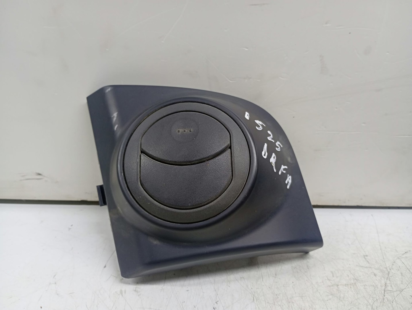 Grila ventilatie bord 96655055 Chevrolet Aveo T250 (facelift) (2006 - 2012)