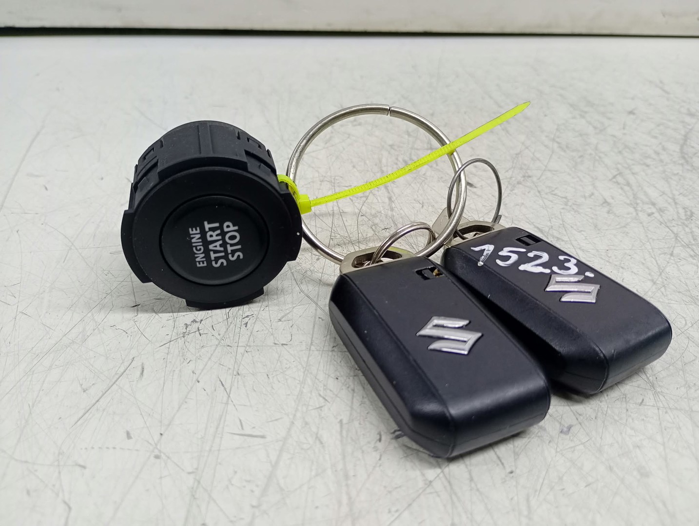 Buton start stop cu chei Suzuki Swift 6 generation (2023 - prezent)
