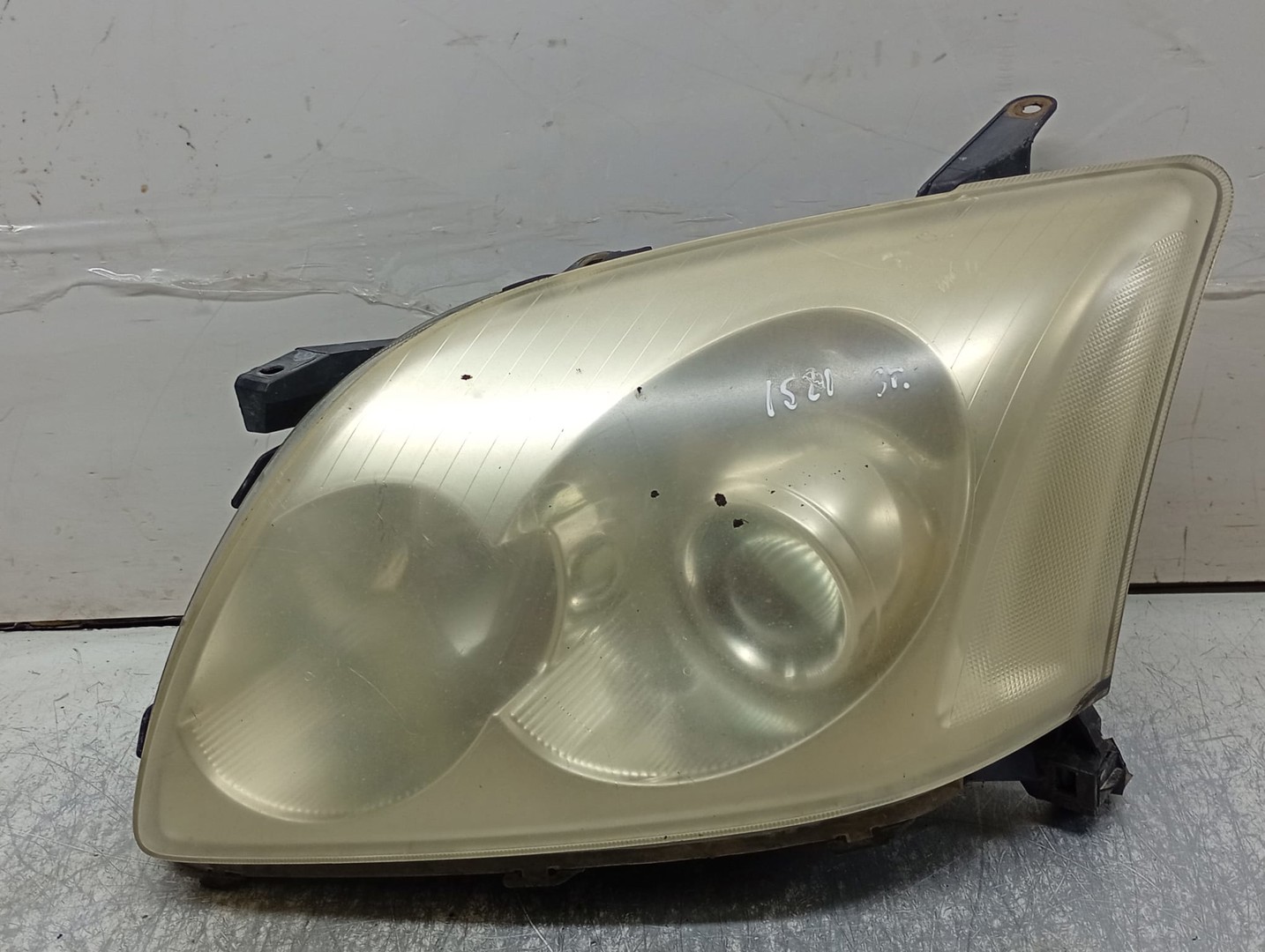 Far stanga 99228-80008 Toyota Avensis 2 T25 (2002 - 2006)