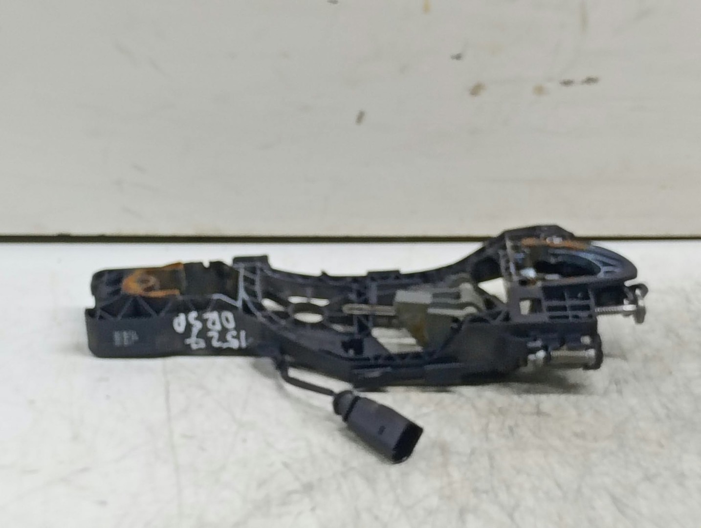Suport maner exterior dreapta spate 3C8839886 Volkswagen Passat CC 1 (2008 - 2012)