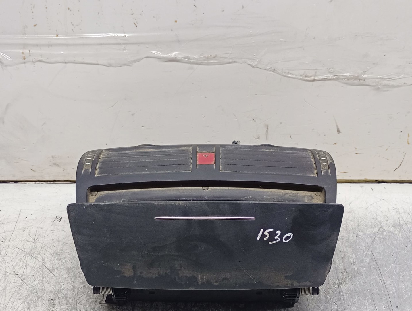 Grila ventilatie bord 1Z0820951 Skoda Octavia 2 (2004 - 2008)