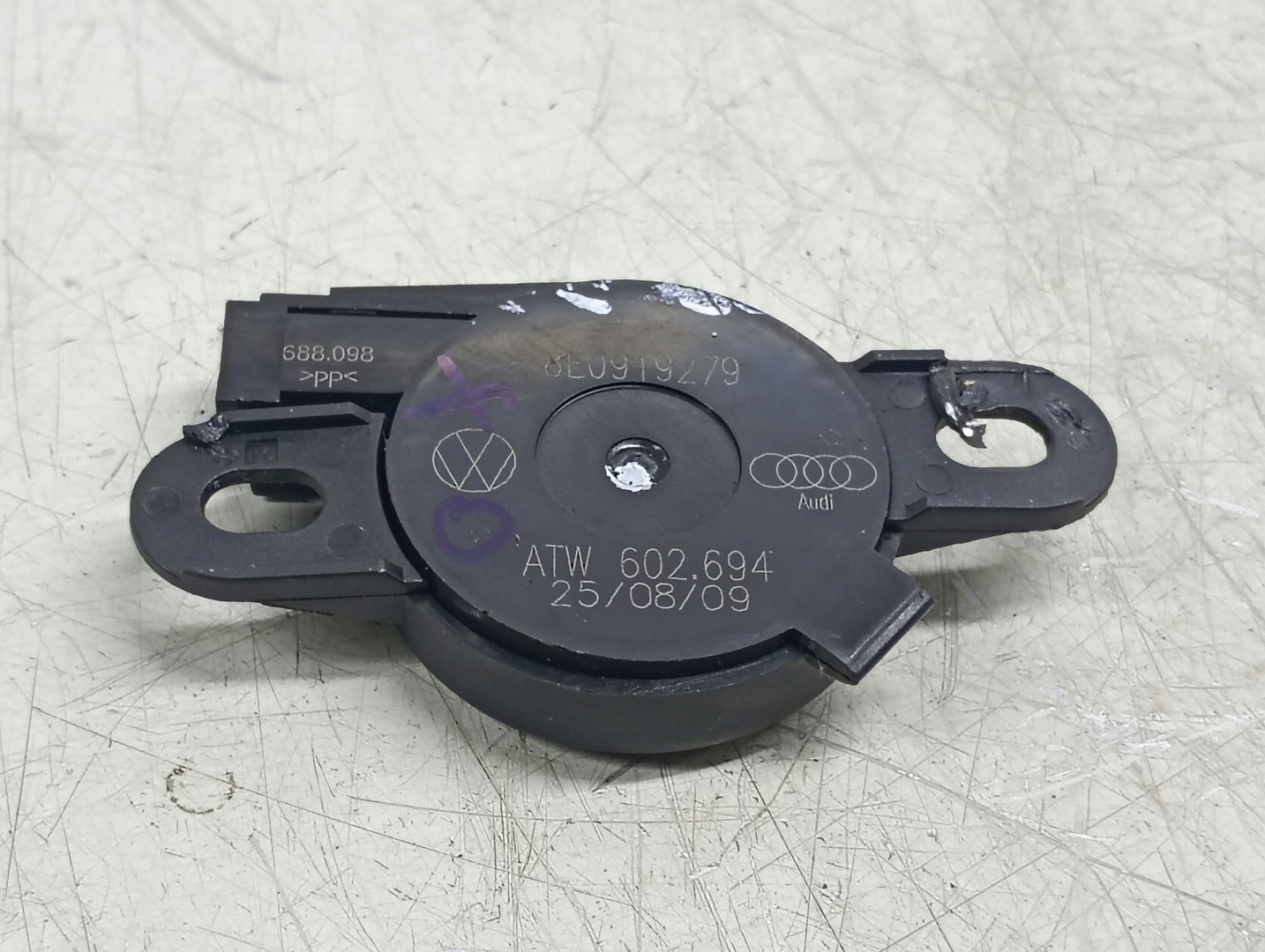 Buzzer senzori parcare 8E0919279 Volkswagen Passat CC 1 (2008 - 2012)
