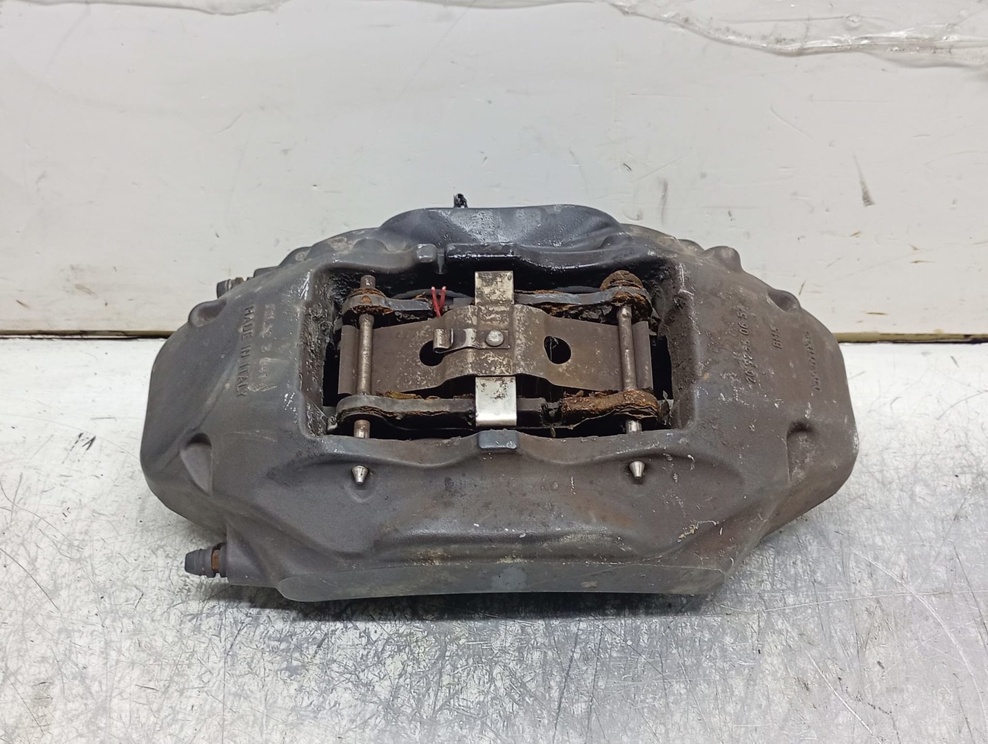 Etrier dreapta fata 7P6615106AE Volkswagen Touareg 2 (7P) (2010 - 2014)