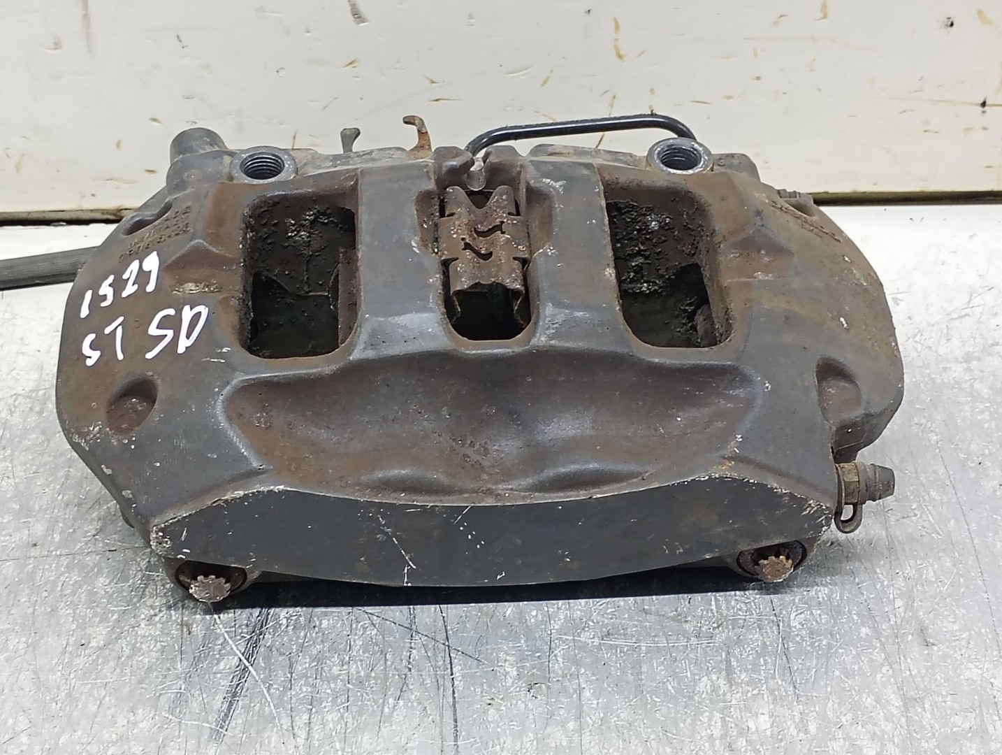 Etrier stanga spate 7P0615423 Volkswagen Touareg 2 (7P) (2010 - 2014)