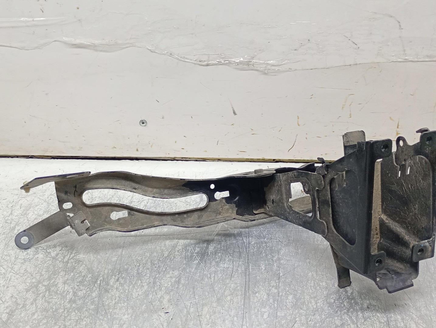 Suport far KA9885-40-803-05 BMW Seria 1 F20/F21 (2011 - 2015)