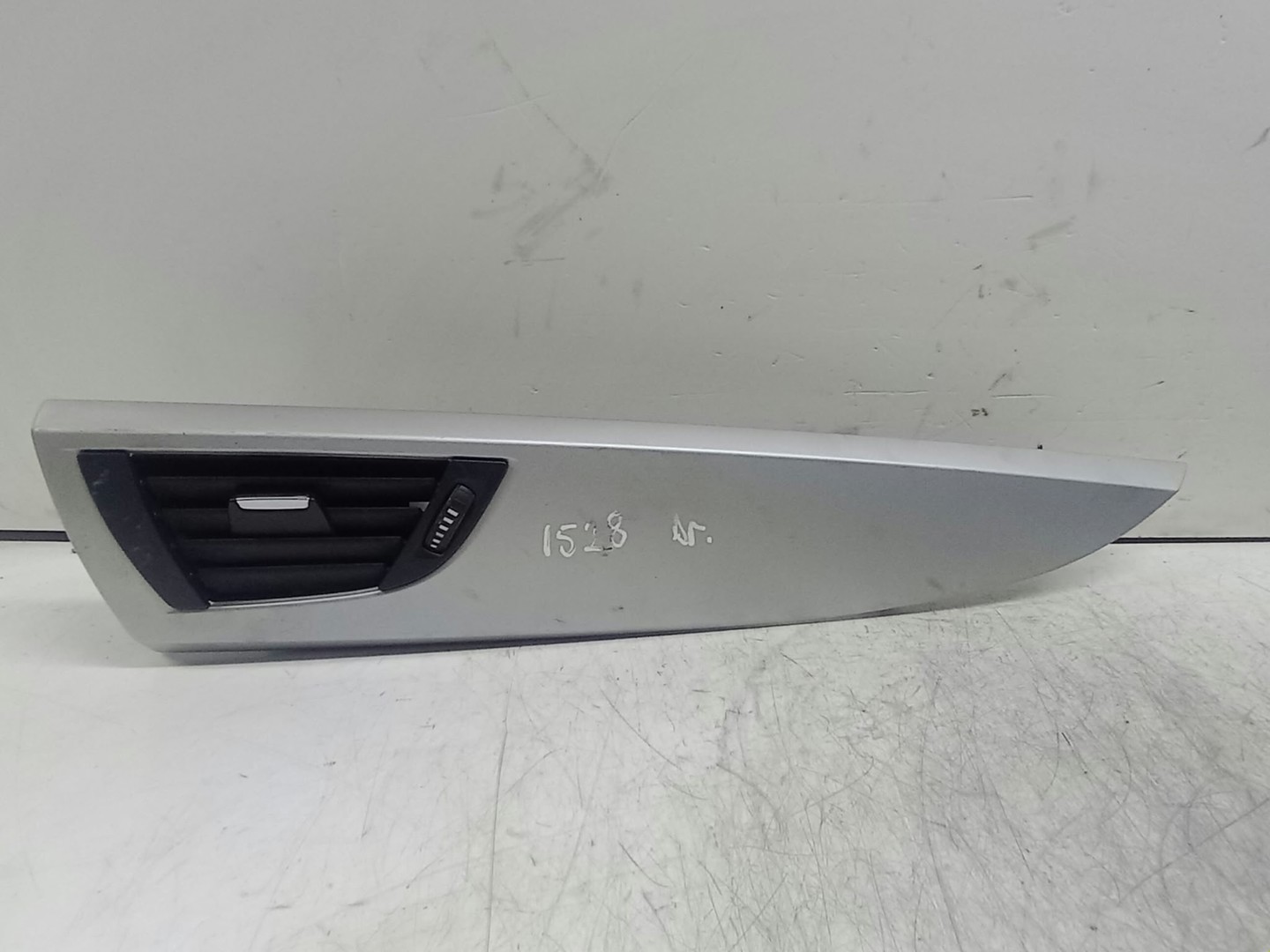 Ornament bord 51459205364 BMW Seria 1 F20/F21 (2011 - 2015)