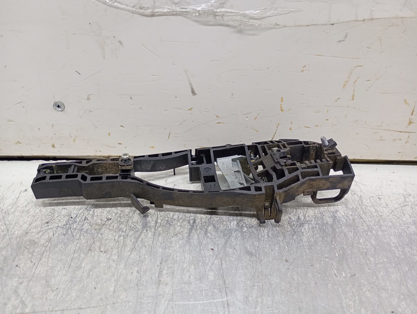 Suport maner exterior dreapta fata BMW Seria 1 F20/F21 (2011 - 2015)