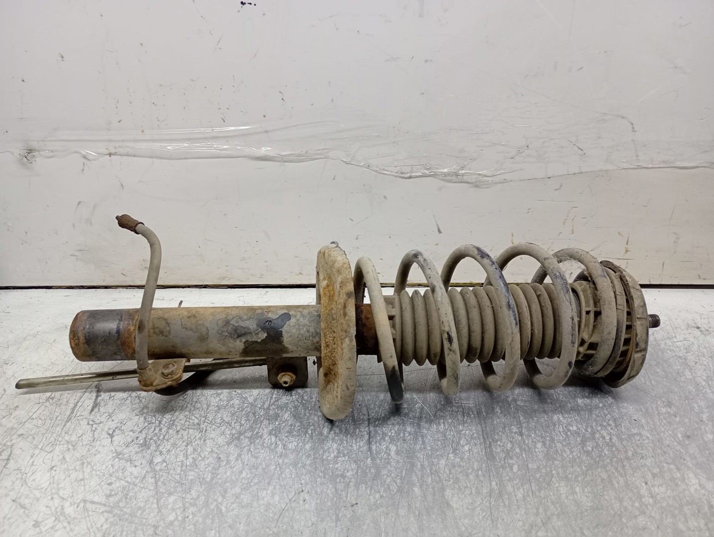 Amortizor cu arc stanga fata Citroen C3 Picasso 1 (2008 - 2013)