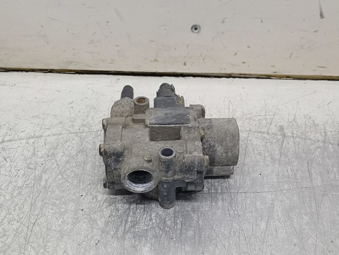 Supapa ABS A0054299244 Mercedes Benz Actros MP4 1 (2011 - 2019)