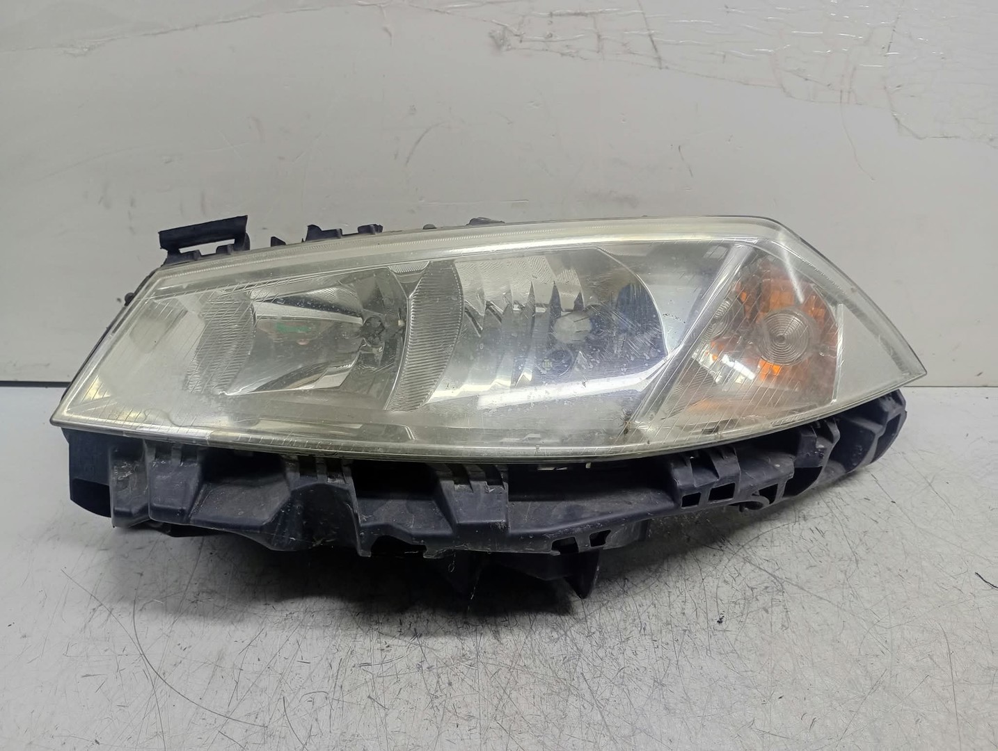 Far stanga 8200476428 Renault Megane 2 (2002 - 2006)
