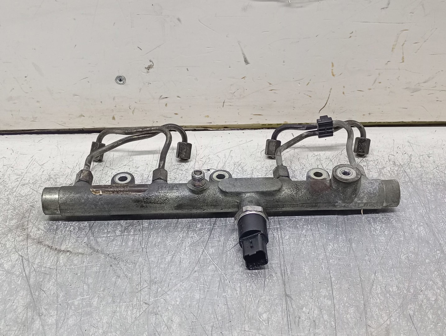 Rampa injectoare 0445214019 Peugeot 406 1 (facelift) (1999 - 2004)