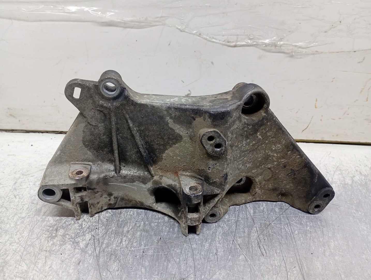 Suport accesorii 8200100148 Renault Megane 2 (2002 - 2006)