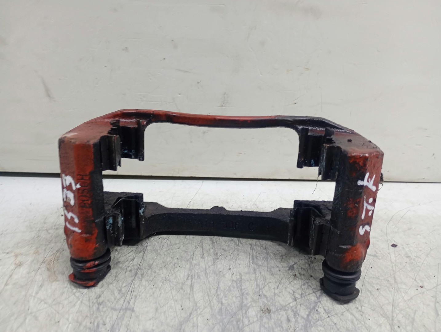 Suport etrier stanga fata Renault Megane 2 (2002 - 2006)