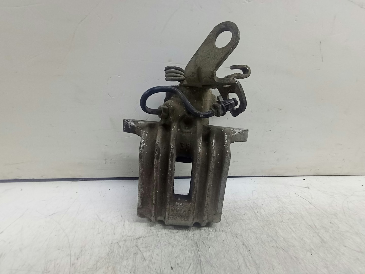 Etrier stanga spate Volkswagen Golf Plus 2 (2009-2014)