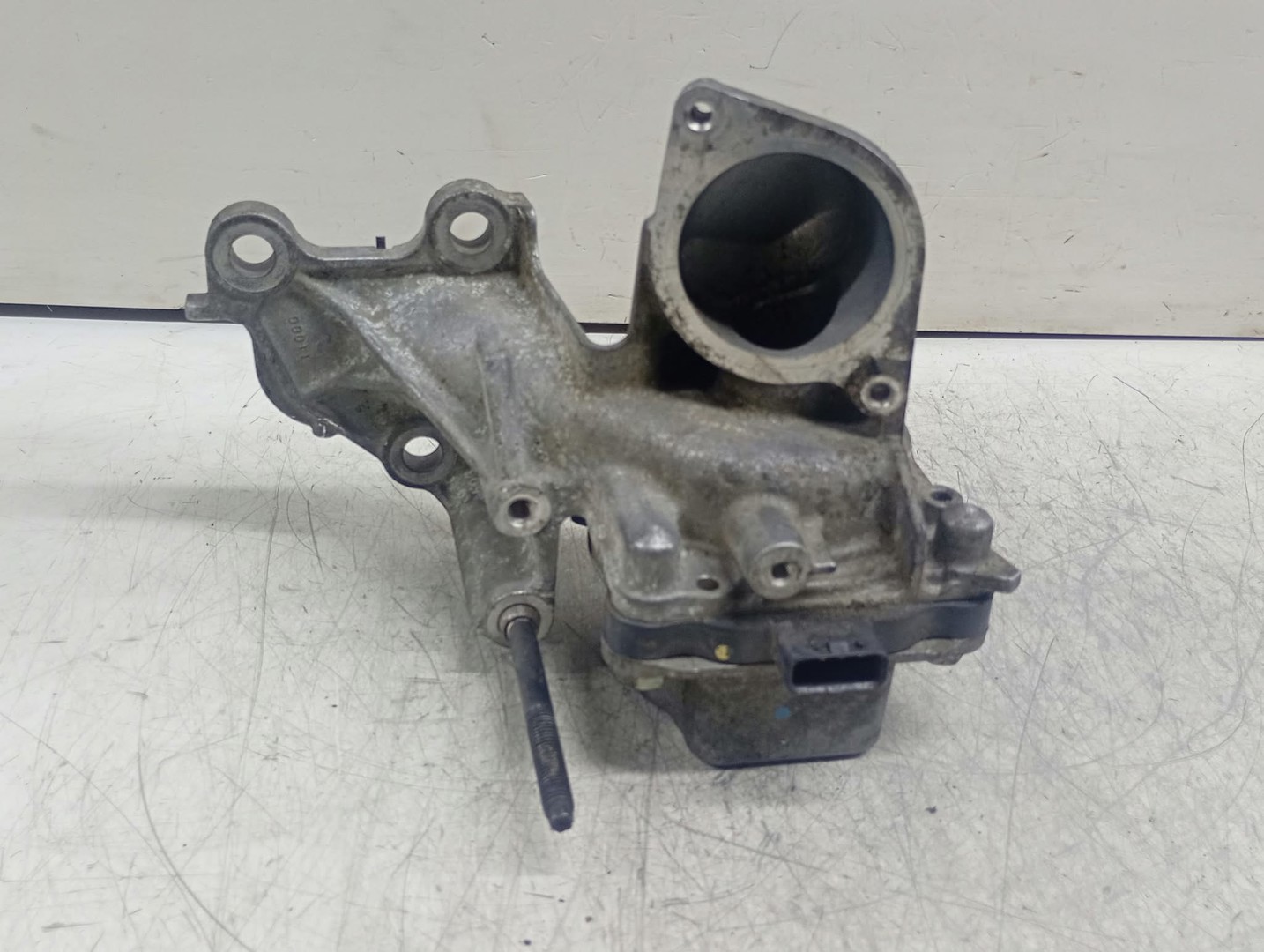 Pompa apa 0810689050101 Toyota Yaris 2 generation (facelift) (2009 - 2012)