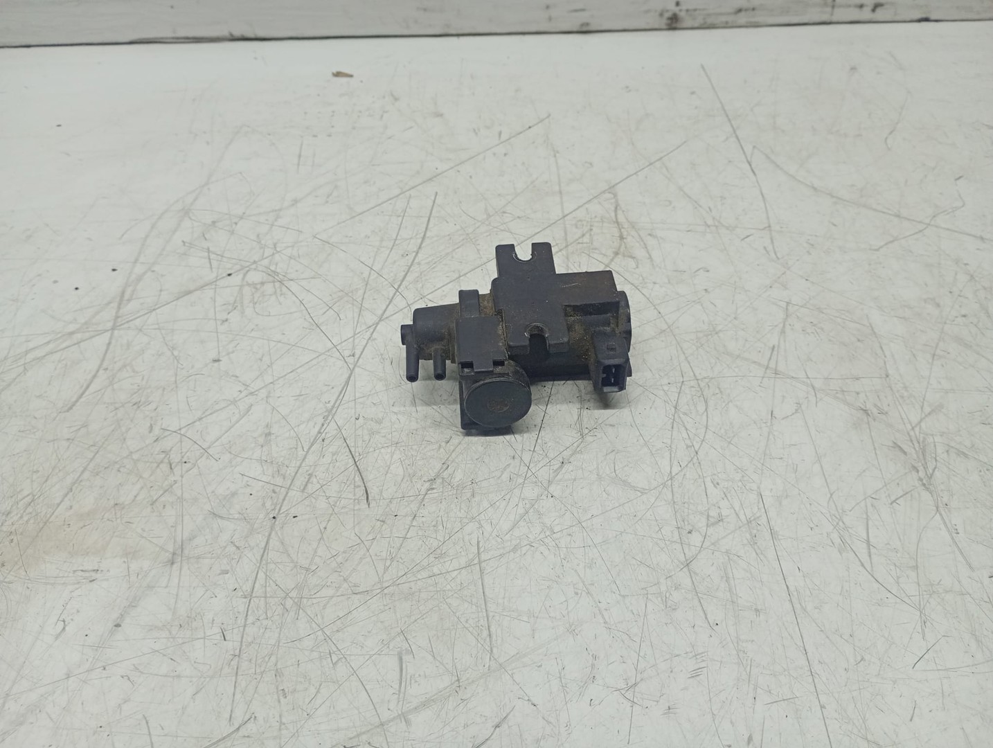 Electrovalva vacuum 11747626351-01 BMW X5 E70 (2006 - 2010)