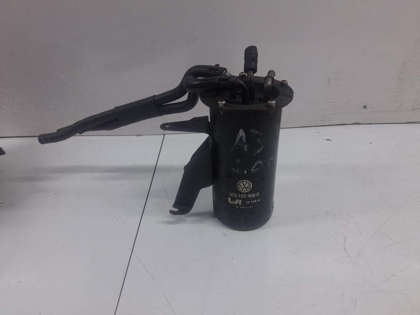 Carcasa filtru combustibil 3c0127400c Volkswagen Passat B6 (2005 - 2010)